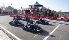 Karts para adultos, j�venes y biplazas integran la oferta actual del Par�s-Dakart, que ampliar�n con aquakarts