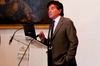 �ngel L�pez Ot�n recogi� el premio de La Rosaleda.