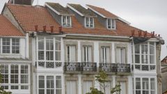 Sobre las galer�as superiores ya se han instalado las bases sobre las que se colocar�n las r�plicas de los tejadillos con pin�culos (dos en la calle Real y otros dos en La Tierra)