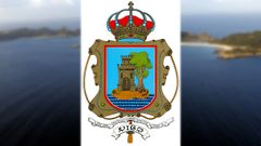 El escudo oficial de Vigo, sobre una foto de las islas C�es