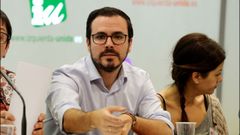 Alberto Garz�n, expone ante la Asamblea Pol�tico y Social (APS) de su organizaci�n las condiciones que recoger� el acuerdo con Podemos para concurrir en coalici�n a las elecciones