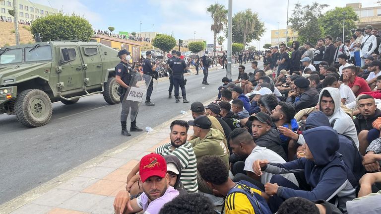 Tensi�n en un centro de migrantes de Ceuta