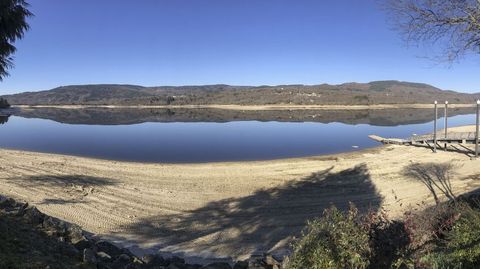 Vista del embalse de As Conchas desde el complejo turstico de O Corgo en Muos 