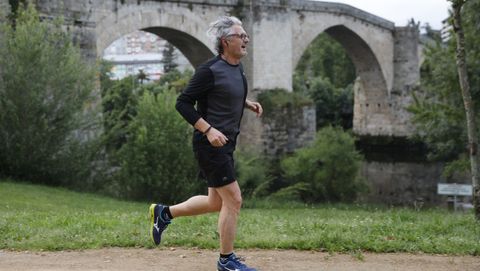 Gente haciendo deporte o paseando en Ourense