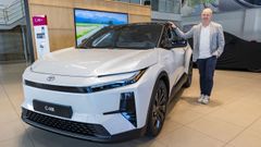 
Fernando Blanco, asesor comercial de Toyota Breogan en Carballo.