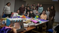 Los miembros del grupo sonense Aquelarre Portus �bora redoblan esfuerzos para tener listos sus disfraces y coreograf�as