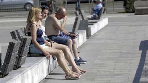 D�A DE CALOR EN LA PLAYA DE RIAZOR