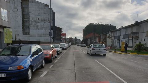 Imagen de la calle Galicia, cuya mejora reclama el Concello a la Xunta.