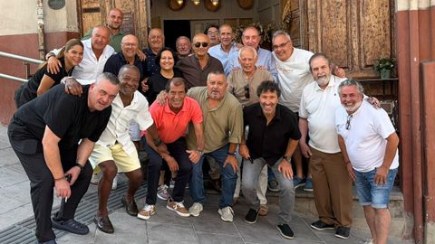Antiguos jugadores y directivos del m�tico equipo de f�tbol sala Chaston celebraron un encuentro