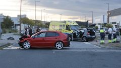El accidente en el pol�gono de As G�ndaras termin� con los coches pr�cticamente destrozados.