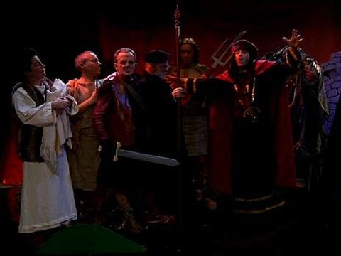 Los vecinos realizar�n en el cap�tulo de hoy una funci�n ben�fica.