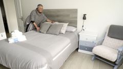 Una propietaria en una vivienda de uso tur�stico de Santiago en una foto de archivo