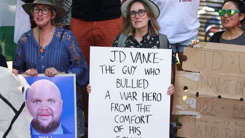 La propietaria de la vivienda que alquil Vance  pidi disculpas por el circo que habr durante los prximos das
