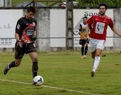 Jon Ander Serantes, prepar�ndose para un despeje en el primer amistoso de pretemporada. 