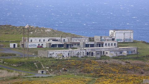 Vista de las ruinas de las edificaciones, abandonadas desde 1991