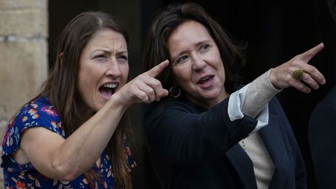 La astronauta estadounidense Christina Koch (i) junto a la directora de la Fundaci�n Princesa de Asturias, Teresa Sanjurjo (d) a su llegada este lunes a Oviedo, donde el viernes recoger� el Premio Princesa de Asturias de la Concordia
