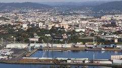 Vista de los muelles Fern�ndez Ladreda de Ferrol, en foto de archivo.