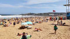 Bandera roja en la playa de San Lorenzo de Gij�n