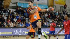 El corverano Guillermo Barb�n, en una acci�n durante un partido