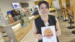 Montse Vilar, responsable de las churrer�as Mon Churr� de Cabanas y Vilar do Colo