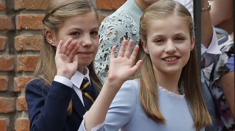 La princesa Leonor, en su ltima aparicion pblica, en la comunin de su hermana Sofa. 