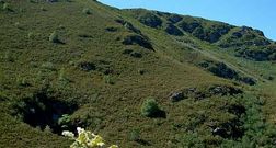Pozo para fabricar hielo en el Alto da Neveira, en Samos.