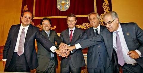 Revuelta, de Navantia, Carrera, de Pemex, Feijoo, Aguirre, de la SEPI, y Garc�a Costas, de Barreras, tras la firma del acuerdo.