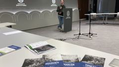 Alberto Oubi�a, concejal de Obra no Rural,  anunci� que el plan de reasfaltado arrancar� en breve