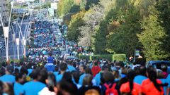 Vigo se llena de huellas de pisada rosa