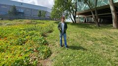 Manuel L�gar en la zona en la que se levantar� el bosque urbano, en la parte de abajo del �gora.