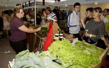 Produart abre esta tarde y el fin de semana sirviendo ma�ana de complemento a la Festa do Bonito. 