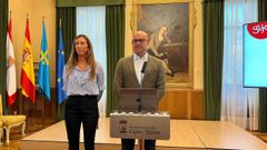�ngela Pumariega y Jes�s Mart�nez Salvador, tras la junta de gobierno