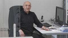 Juan Jos� Veiga y sus tres compa�eros se rotan en el despacho para prestar atenci�n presencial