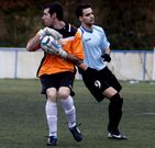 Manoli�o (en el partido ante el Castro) marc� ayer tres tantos.