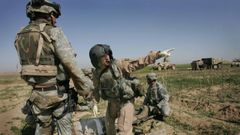 Tropas norteamericanas participando en una operaci�n de combate