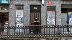 La vivienda donde se produjo la agresin est situada en el nmero 137 de la ronda de Outeiro, un edificio conocido por ser lugar de conflictos