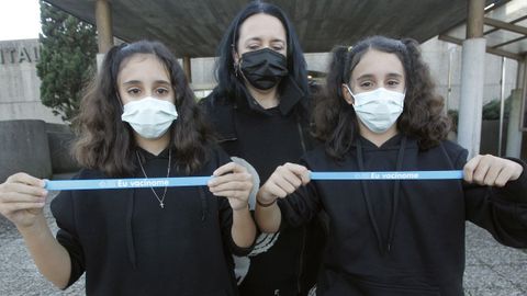Por fin nos podemos vacunar, estamos muy contentas, 