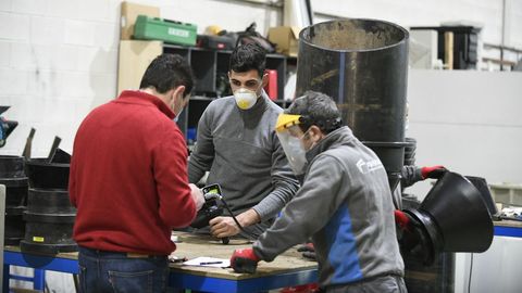 Empresa Proferplas de Laln trabajando con mascarillas 