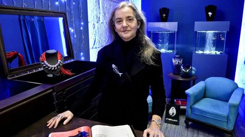 Virginia Rodr�guez Lorenzo, fundadora y dise�adora de Joyas de la Raspa, firma viguesa que expone una muestra de sus creaciones a partir del 30 de mayo en Islandia. 