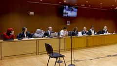 La Fiscala, Olga Serrano, a la derecha de la imagen durante el juicio por el crimen de Yoel Quispe.