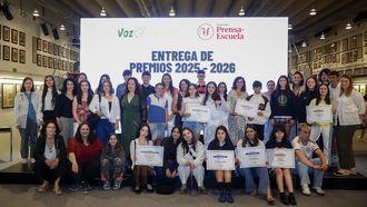 Foto de familia dos premiados deste curso nos programas Voz Natura e Prensa-Escuela