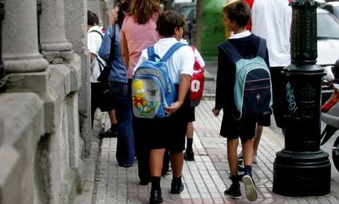 Una familia gallega paga de media 1.121 euros por curso y ni�o si va a un colegio privado.
