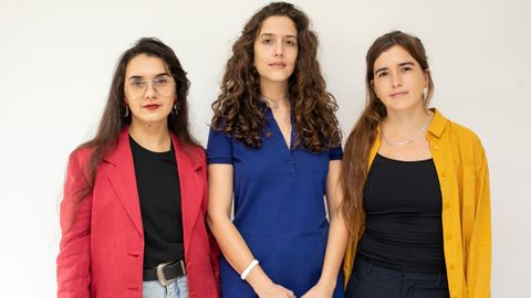 Agostina Mileo, Gloria A. Calvo y Camila Lynn, autoras de �Menstruaci�n en marcha�