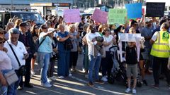 Concentracin en la avenida Monterreal contra la ampliacin del puerto deportivo