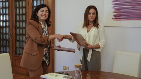 La alcaldesa Elena Candia fue recibida en la Diputaci�n de Lugo por la presidenta Carmela L�pez