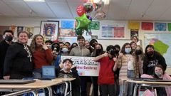 Rub�n N��ez, en el centro, el d�a de conoci� el premio al mejor profesor de secundaria de Utah