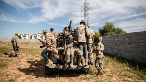 Combatienes del Gobierno de Fayez al Sarraj, respaldado por la ONU