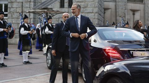El rey Felipe VI a su llegada al tradicional Concierto de los Premios Princesa de Asturias, un da antes de la ceremonia de entrega de los galardones 2025
