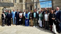 Foto de familia de los participantes en la negociaci�n entre Pizarras La Ba�a y Rathscheck