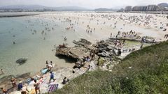 Playa de A Rapadoira, en Foz, uno de los arenales mari�anos que m�s a�os ha conseguido la distinci�n de bandera azul